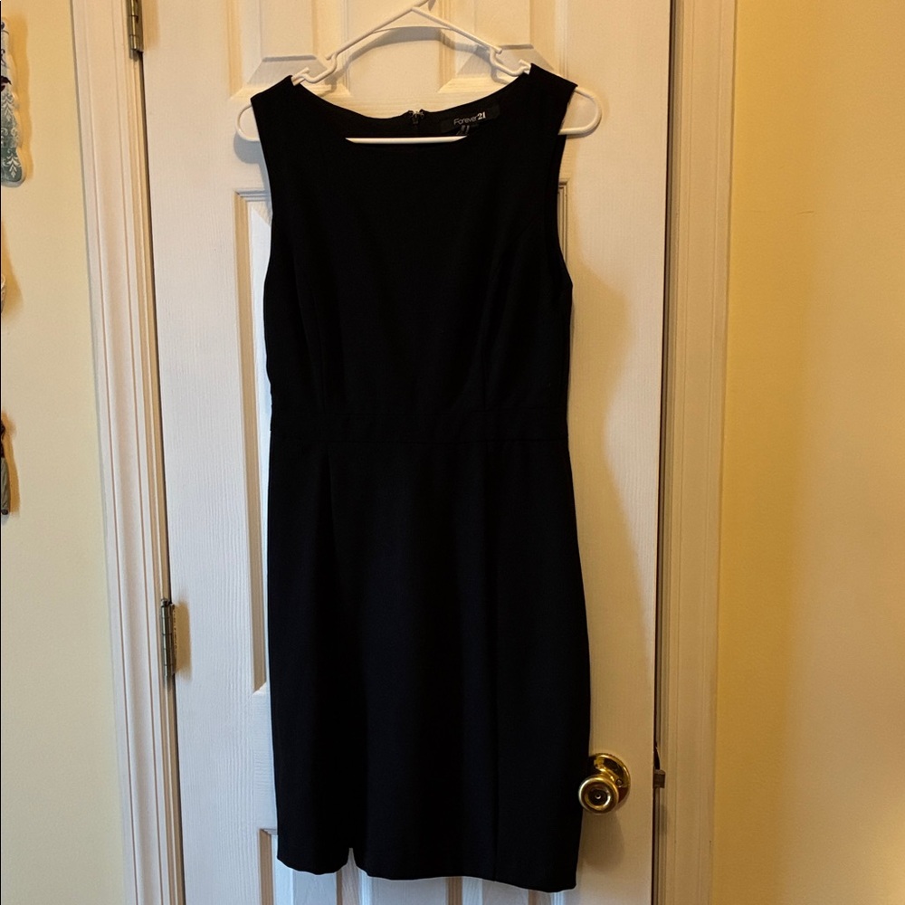 Forever 21 Black Sleeveless Sheath Dress